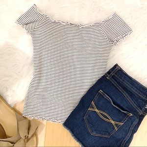 Off shoulder crop | AEO